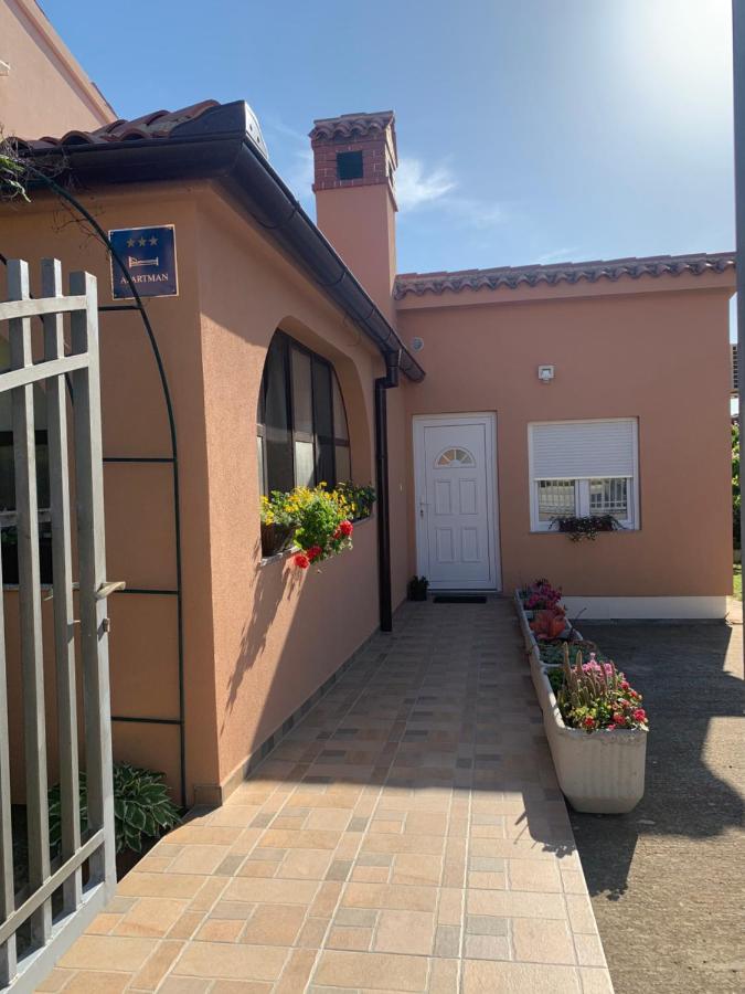 Apartman Dalija Vinkuran Exterior foto